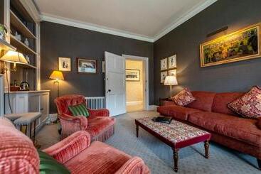هتل The Jockey Club Rooms