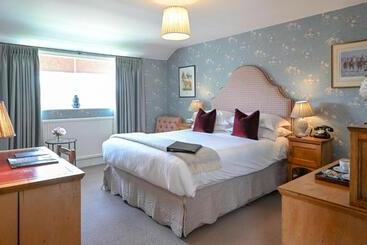 هتل The Jockey Club Rooms