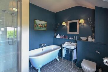 هتل The Jockey Club Rooms