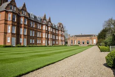 هتل The Jockey Club Rooms