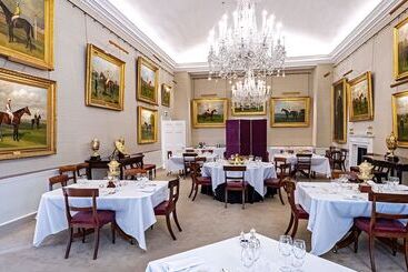 هتل The Jockey Club Rooms