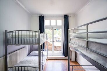 Mile End Beds   Hostel