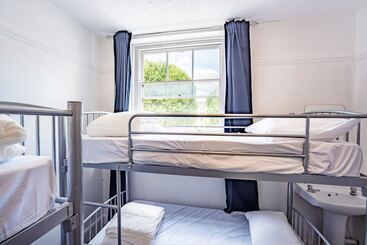 Mile End Beds   Hostel