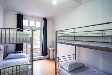 Mile End Beds   Hostel