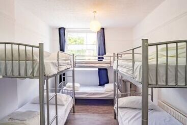 Mile End Beds   Hostel