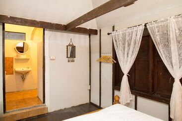 پانسیون Heunviang House
