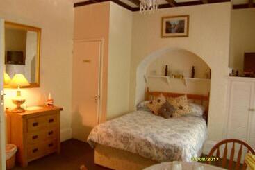 پانسیون St Martins Guest House