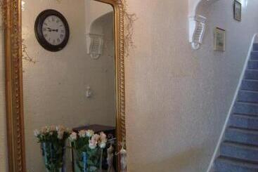 پانسیون St Martins Guest House