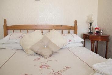 پانسیون St Martins Guest House