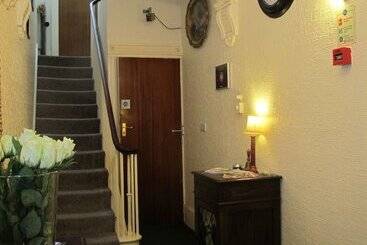 پانسیون St Martins Guest House