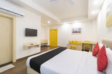 Yellow Hotels By Oyo Rooms