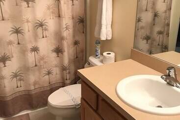 4br 3ba Home In Emerald Island Resort By Cv 8540