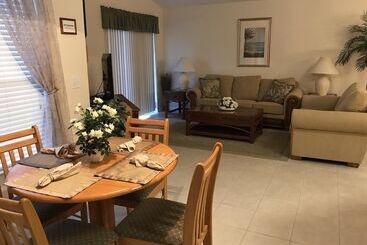 4br 3ba Home In Emerald Island Resort By Cv 8540