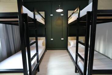 Local Time Bangkok   Hostel
