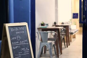 Local Time Bangkok   Hostel
