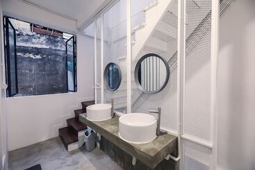 Local Time Bangkok   Hostel