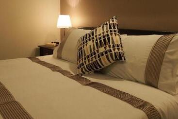 تختخواب و صبحانه Pantile Lodge