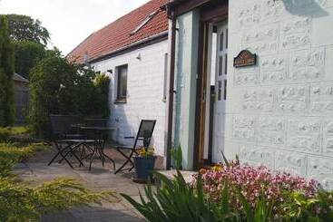 تختخواب و صبحانه Pantile Lodge