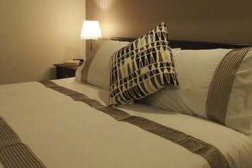 تختخواب و صبحانه Pantile Lodge