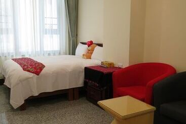 تختخواب و صبحانه Sun Moon Lake Crown Yu