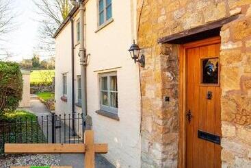 Camside, Chipping Campden Taswell Retreats