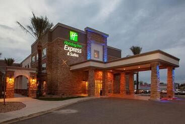 هتل Holiday Inn Express & Suites   Gilbert   East Mesa, An Ihg