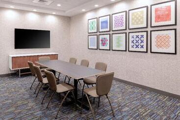 هتل Holiday Inn Express & Suites   Gilbert   East Mesa, An Ihg