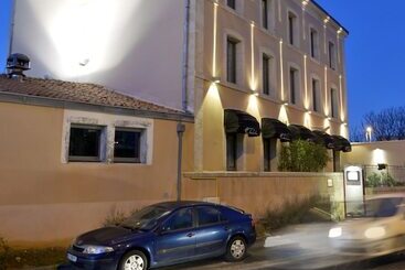 هتل Hôtel Le Chabichou