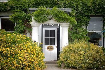 پانسیون Cuffern Manor