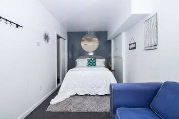 پانسیون Racpanos Modern Stay On Forrest Street