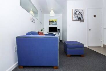 پانسیون Racpanos Modern Stay On Forrest Street
