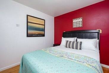 پانسیون Racpanos Modern Stay On Forrest Street