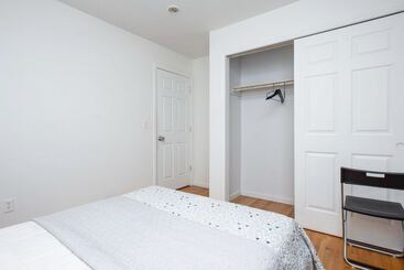 پانسیون Racpanos Modern Stay On Forrest Street