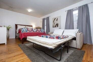 پانسیون Racpanos Modern Stay On Forrest Street