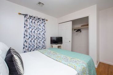 پانسیون Racpanos Modern Stay On Forrest Street