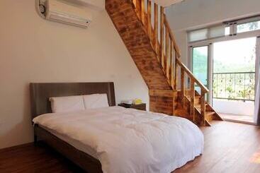 Song Yue Bed & Breakfast