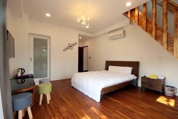 Song Yue Bed & Breakfast