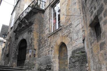 تختخواب و صبحانه La Maison Du Notaire Royal
