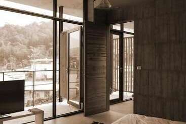 تختخواب و صبحانه One House