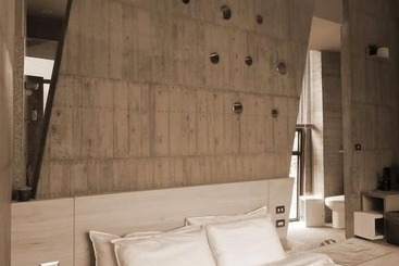 تختخواب و صبحانه One House