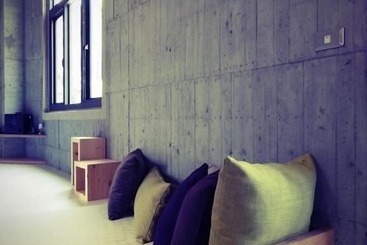 تختخواب و صبحانه One House