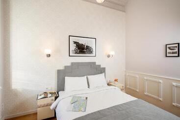 هتل Art Deco Central Rooms