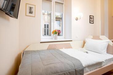 هتل Art Deco Central Rooms