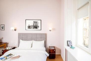 هتل Art Deco Central Rooms