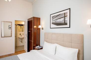 هتل Art Deco Central Rooms