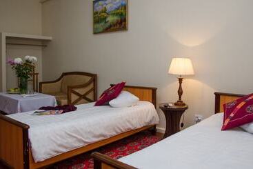 هتل Jipek Joli Inn