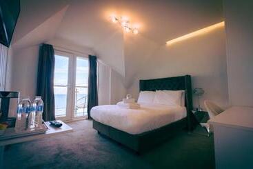 OYO Newquay Beach Hotel