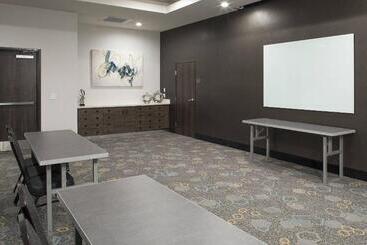 هتل Residence Inn By Marriott Tulsa Downtown