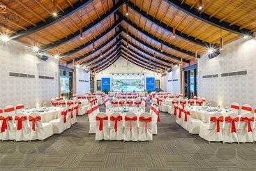 هتل Rosa Alba Resort & Villas Tuy Hoa