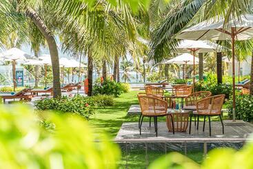 هتل Rosa Alba Resort & Villas Tuy Hoa